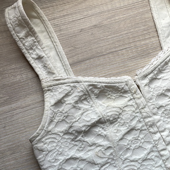 UO Front-Clasp Crop - Picture 11 of 12